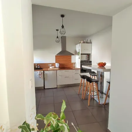 A 3 Min De La Promenade Des A Pieds 200m