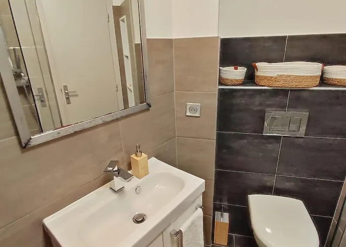 בית אירוח A 3 Min De La Promenade Des A Pieds 200m