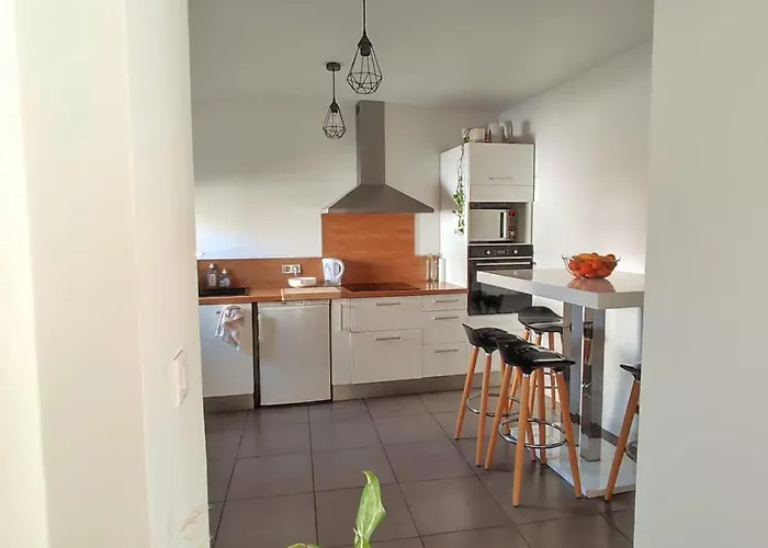 A 3 Min De La Promenade Des A Pieds 200m